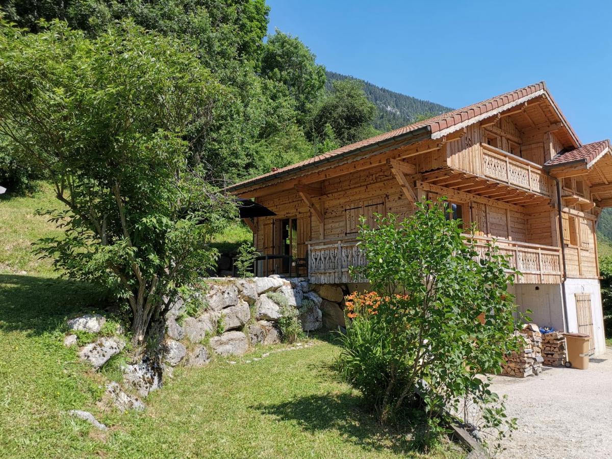 Magnifique Chalet Au Coeur Du Village Du Reposoir Le Reposoir Bagian luar foto