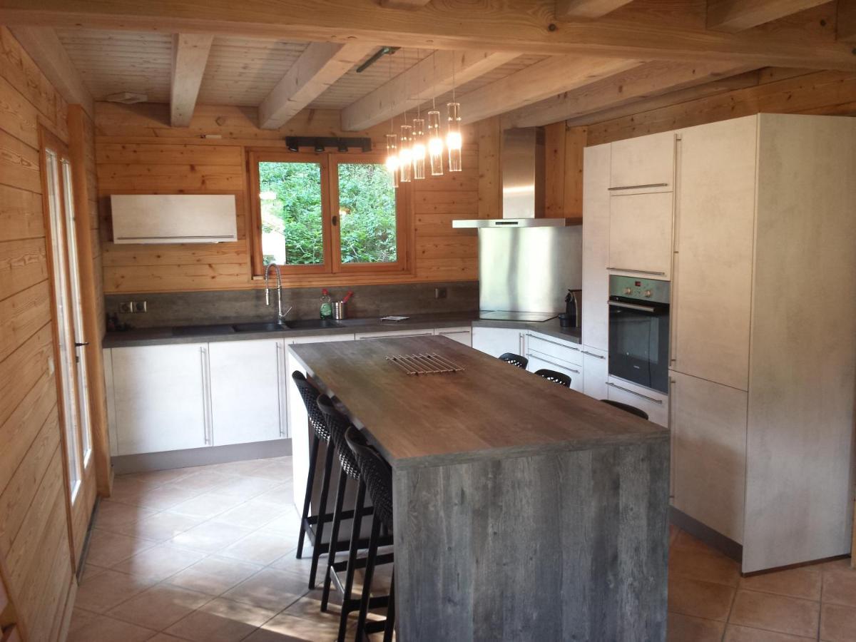 Magnifique Chalet Au Coeur Du Village Du Reposoir Le Reposoir Bagian luar foto
